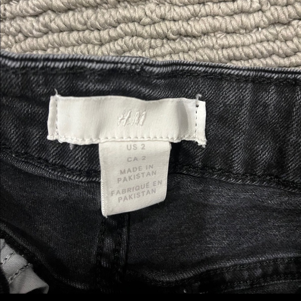H&M SHORTS - Picture 3 of 3